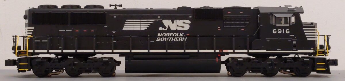 Lionel 6-83424 O Norfolk Southern Legacy SD60E Diesel Locomotive #6916