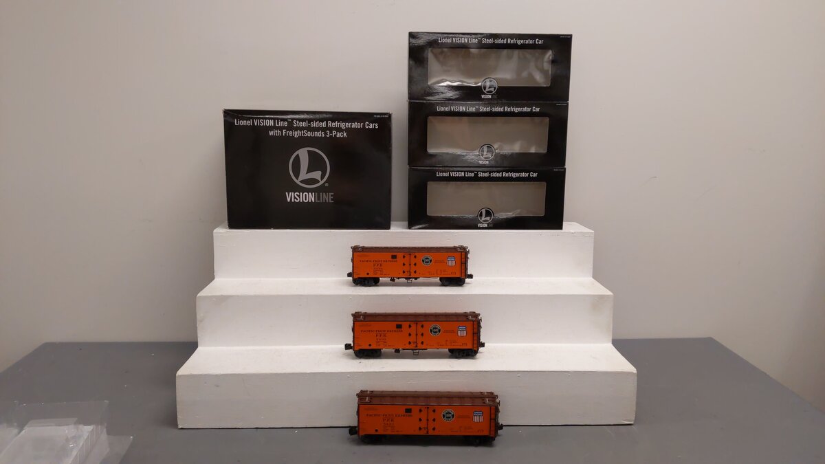 Lionel 2026970 O VISIONLINE Pacific Fruit Express Reefer Cars (Pack of 3) MT/Box