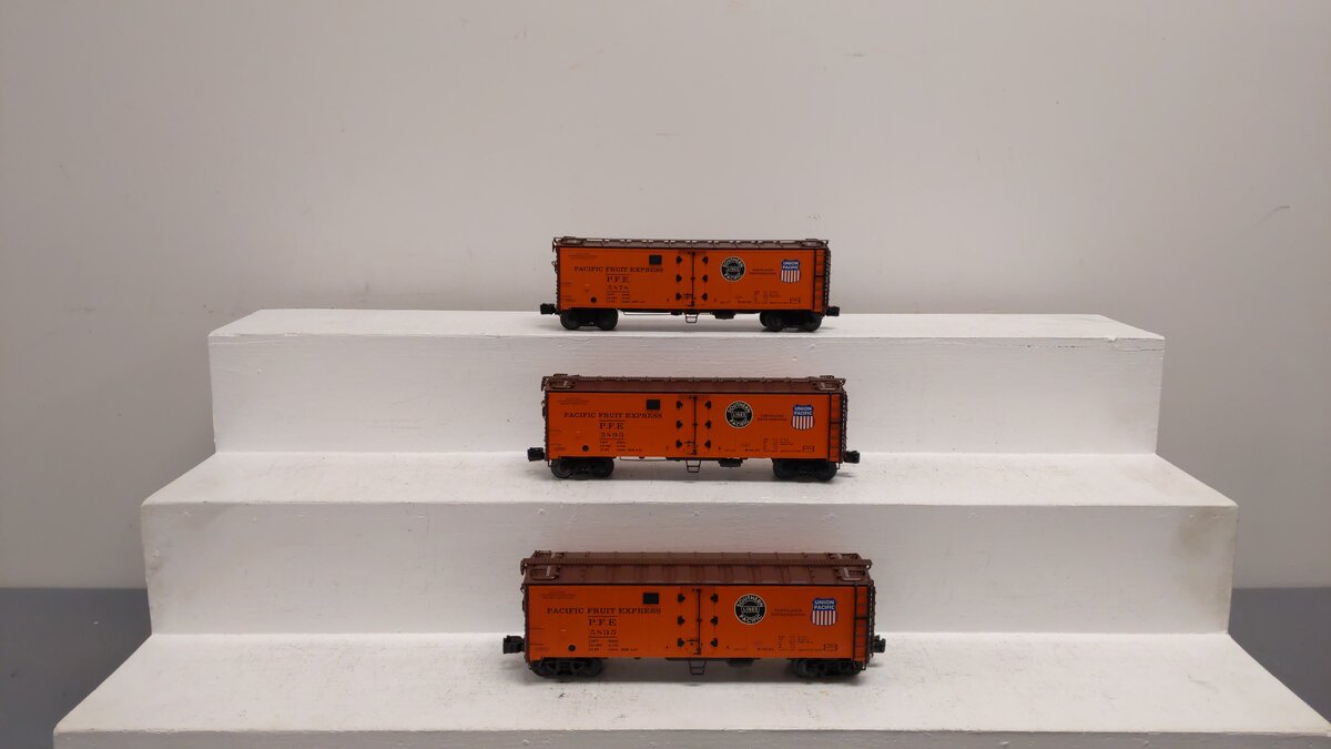 Lionel 2026970 O VISIONLINE Pacific Fruit Express Reefer Cars (Pack of 3) MT/Box