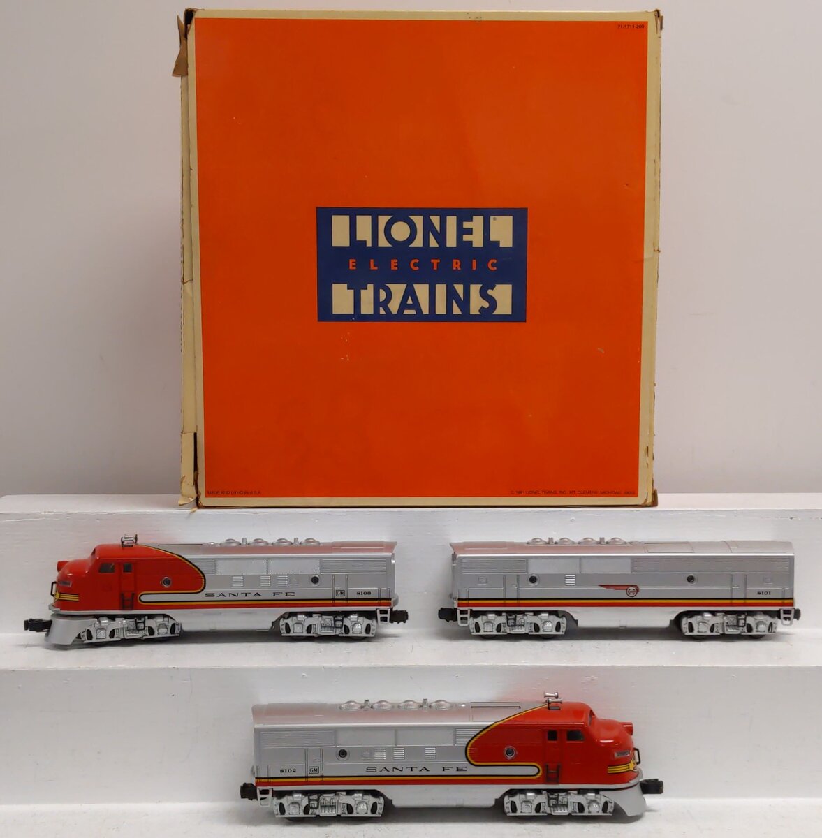 Lionel 6-11711 O Santa Fe F-3 ABA Diesel Locomotive Set #8100/8100/8102 with RS NIB