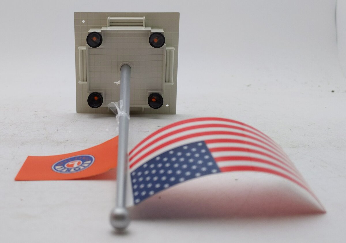 Lionel 6-16896 O Gauge Flagpole with Lights LN/Box