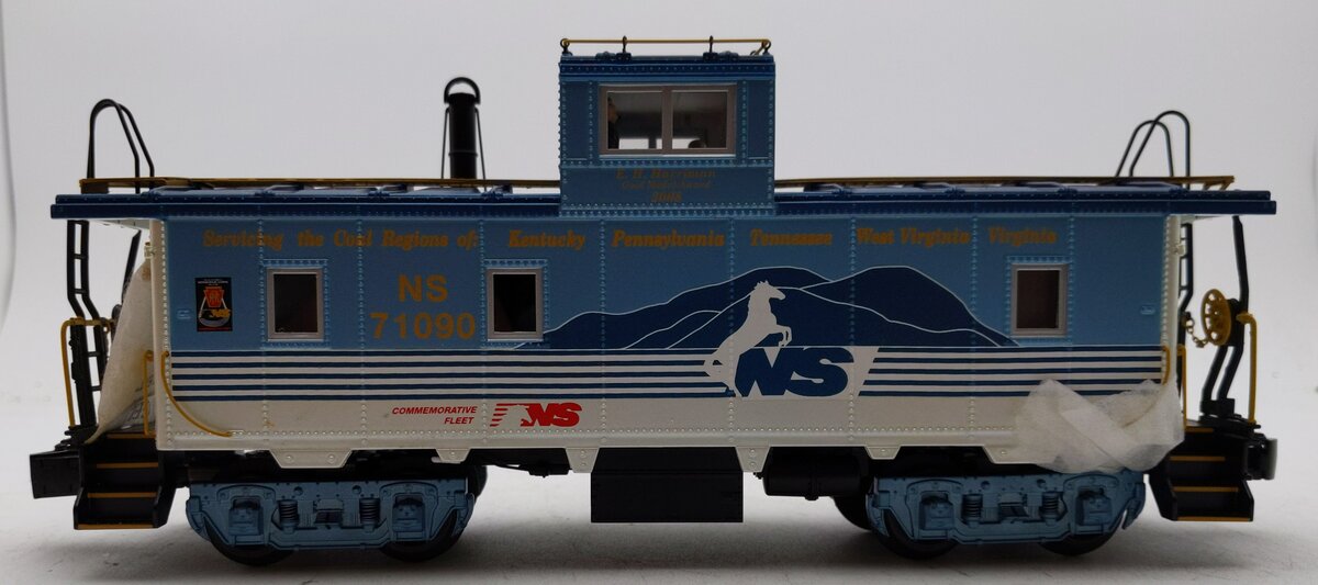 Lionel 6-27631 O Gauge Norfolk Southern Heritage Ca-4 Caboose #71090