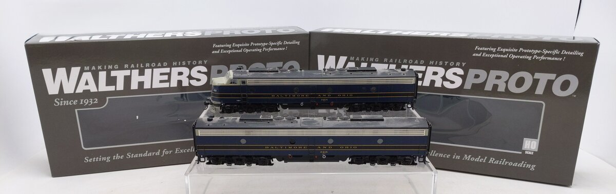 Walthers 920-41368 HO Baltimore & Ohio EMD E-9A/E8Bm Diesel Loco #1454/2415 EX/Box