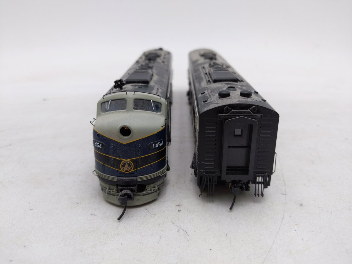 Walthers 920-41368 HO Baltimore & Ohio EMD E-9A/E8Bm Diesel Loco #1454/2415