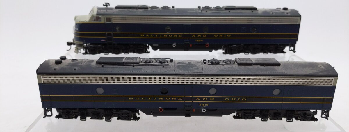 Walthers 920-41368 HO Baltimore & Ohio EMD E-9A/E8Bm Diesel Loco #1454/2415