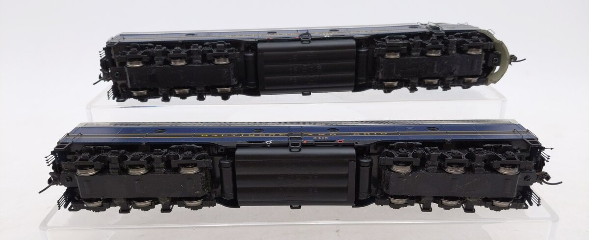 Walthers 920-41368 HO Baltimore & Ohio EMD E-9A/E8Bm Diesel Loco #1454/2415 EX/Box