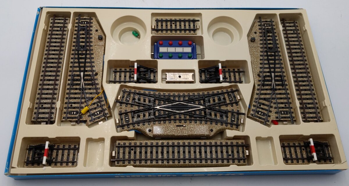 Marklin 5194 HO Scale M Track T3 Yard Set LN/Box
