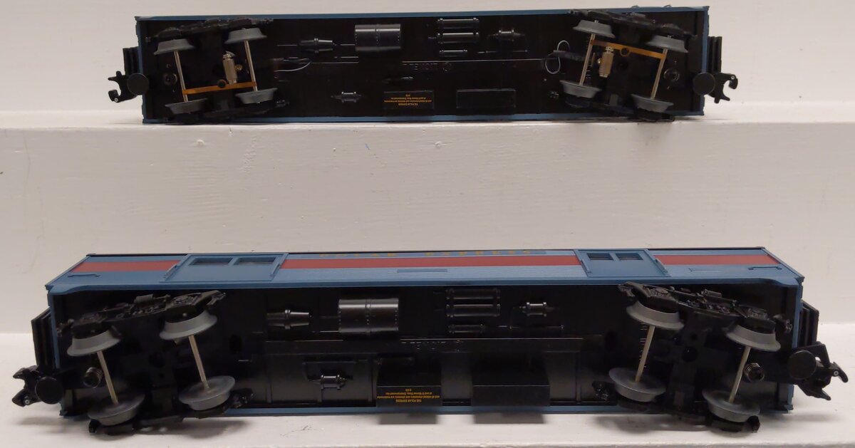 Lionel 6-35290 O Polar Express Streamliner Passenger Car Add-On (2Pk.)