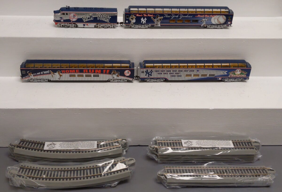 Hawthorne Village HO Scale New York Yankees Baseball Train Set VG/Box