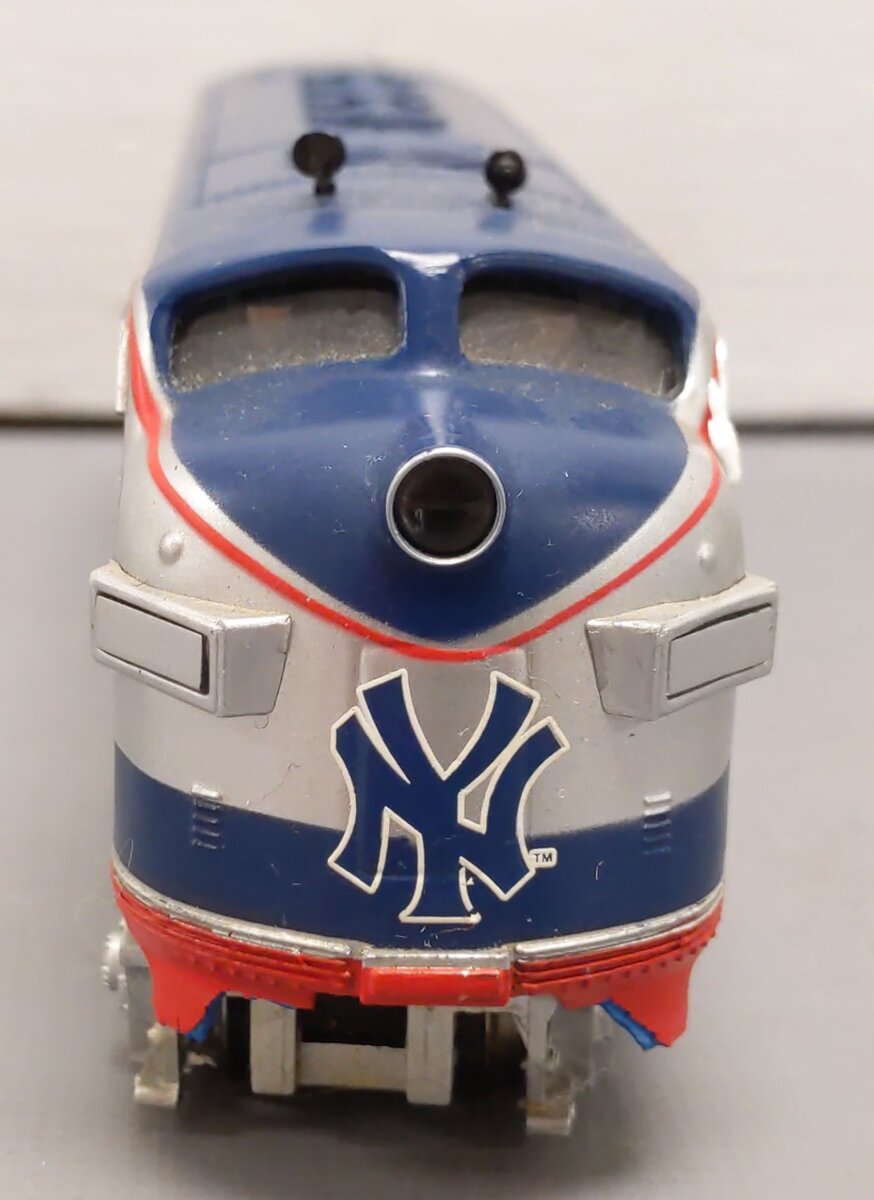 Hawthorne Village HO Scale New York Yankees Baseball Train Set VG/Box