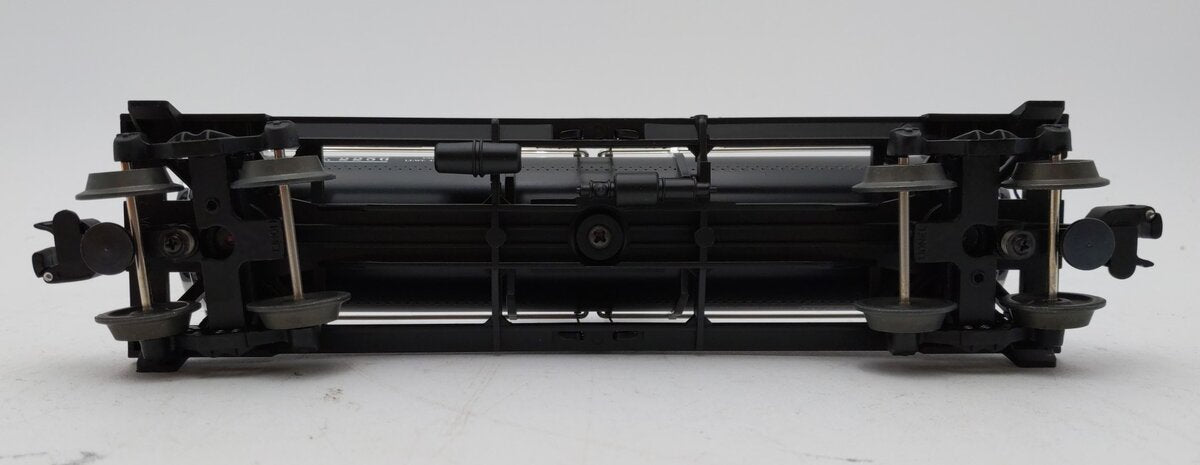 Lionel 6-19628 O Gauge Lion Oil TC 8D Single Dome Chrome Plated Tank Car #2256 LN/Box