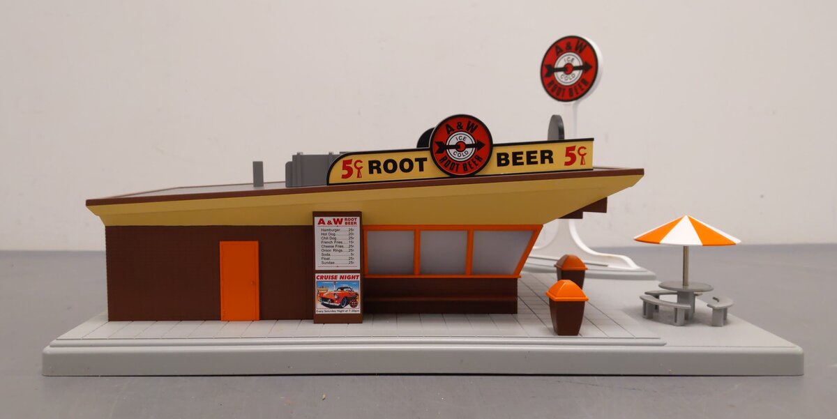 MTH 30-9068 A&W Rootbeer Restaurant Stand