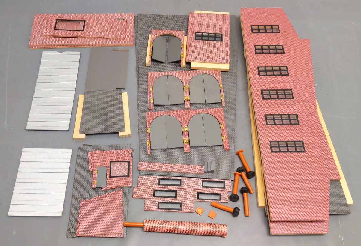 Scale University 005 O Scale 5 Stall Roundhouse Building Kit
