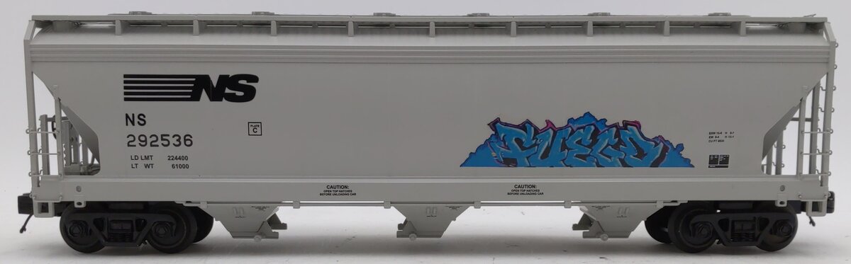 MTH 20-97666 Norfolk Southern 3-Bay Centerflow Hopper