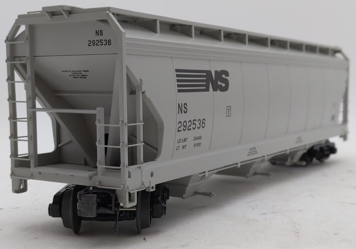 MTH 20-97666 Norfolk Southern 3-Bay Centerflow Hopper