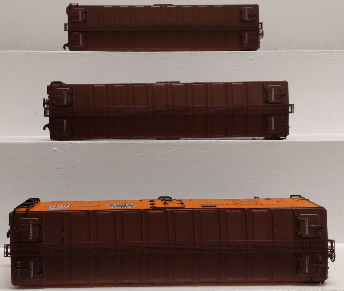 Lionel 6-83545 O VISIONLINE PFE Reefer Set w/One Operating Car (Pack of 3)