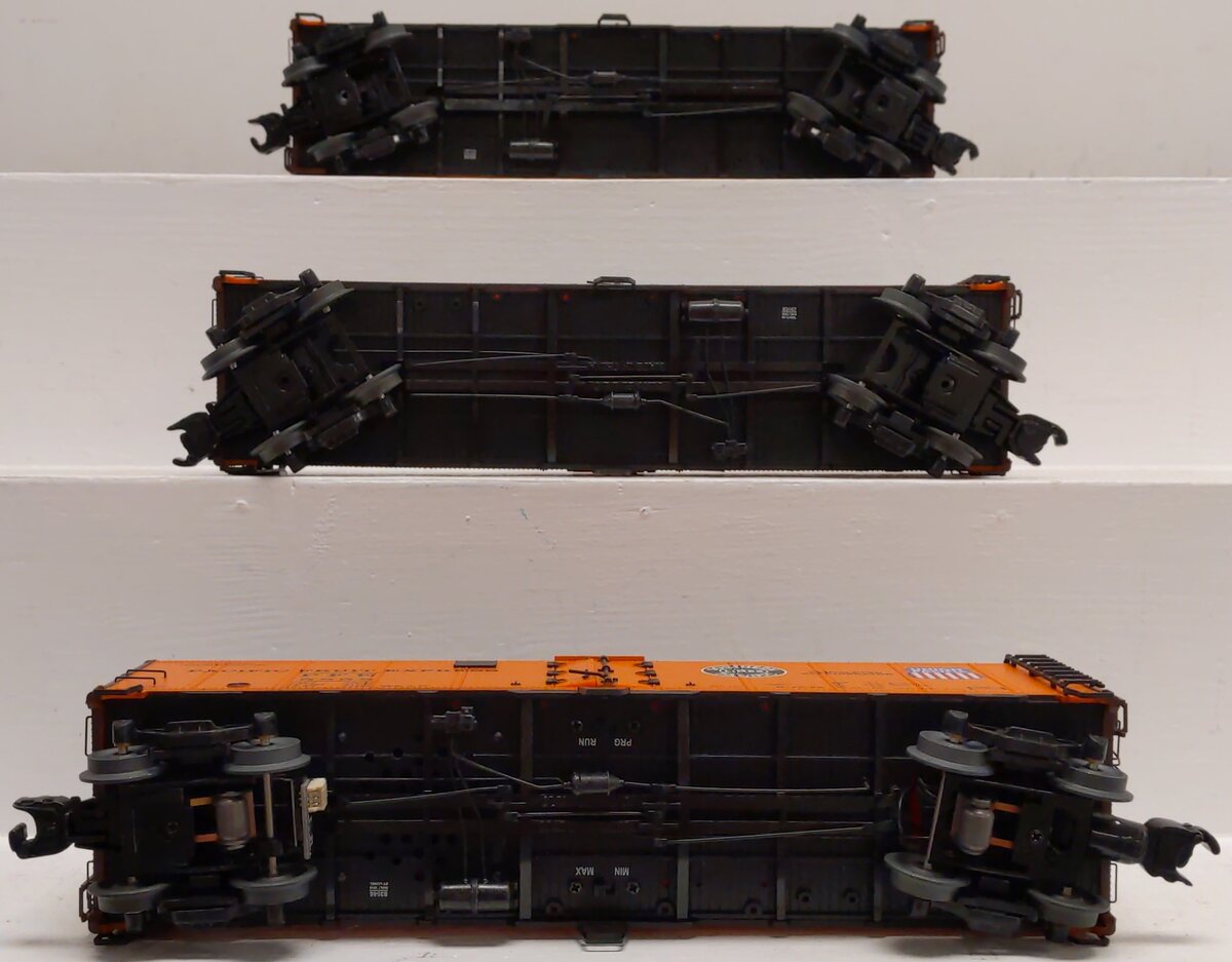 Lionel 6-83545 O VISIONLINE PFE Reefer Set w/One Operating Car (Pack of 3)