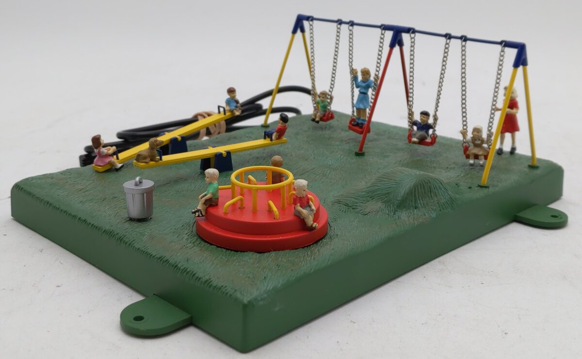 Lionel 6-82104 O Lionellville Plug-n' Playtime Animated Playground