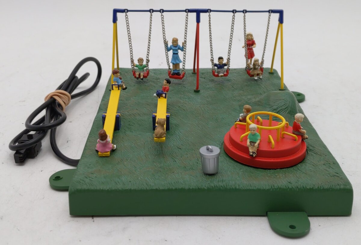 Lionel 6-82104 O Lionellville Plug-n' Playtime Animated Playground