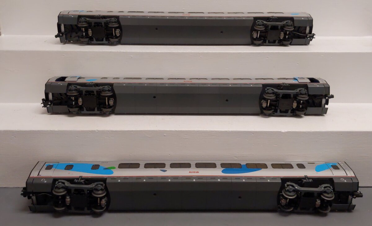 Lionel 6-15584 O Gauge Amtrak Acela Passenger Cars (Set of 3) NIB