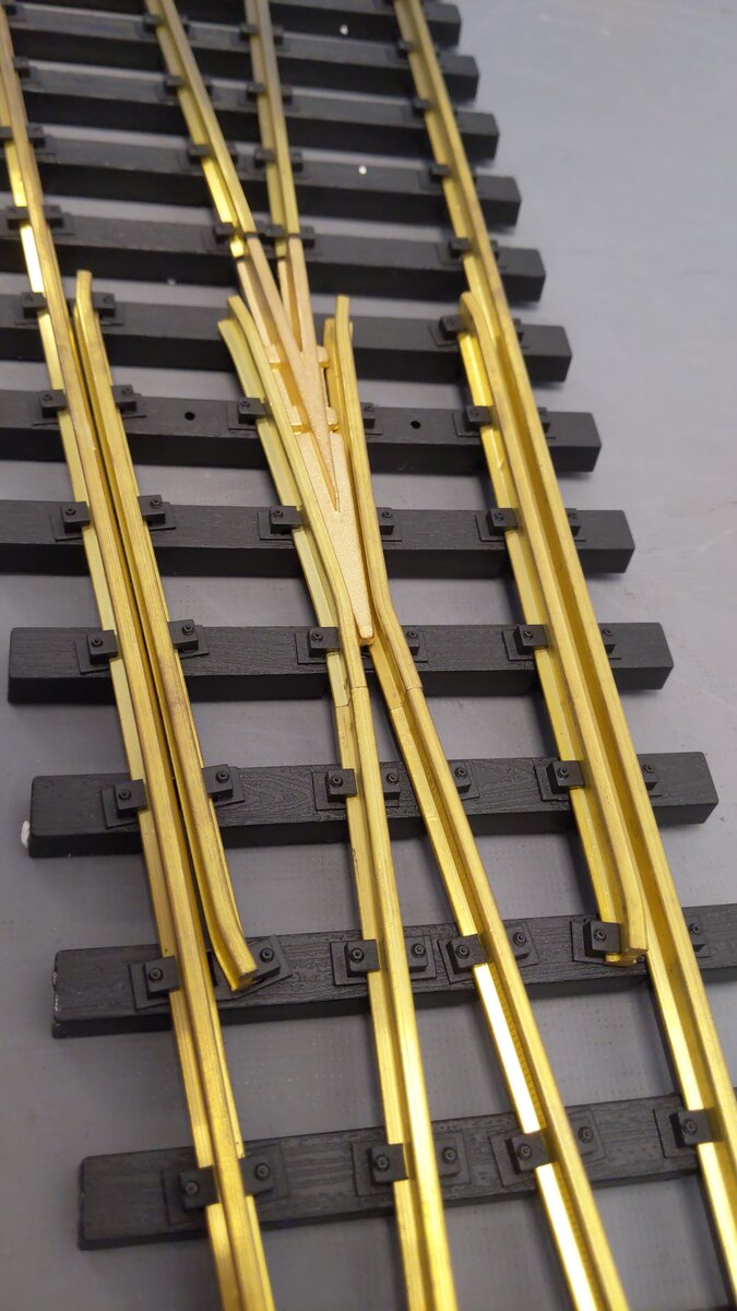 USA Trains R81615 G Brass #6 Left Hand Remote Switch Turnout