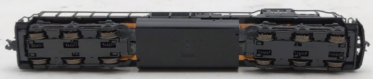 Kato 176-4811 N Scale Norfolk and Southern SD-40-2 Diesel Locomotive #1652