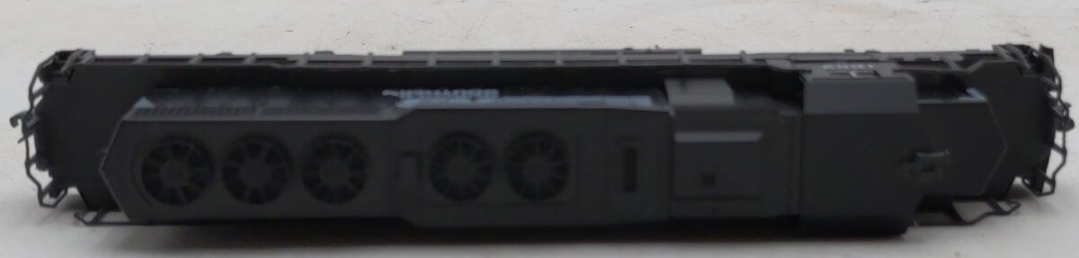 Kato 176-4811 N Scale Norfolk and Southern SD-40-2 Diesel Locomotive #1652