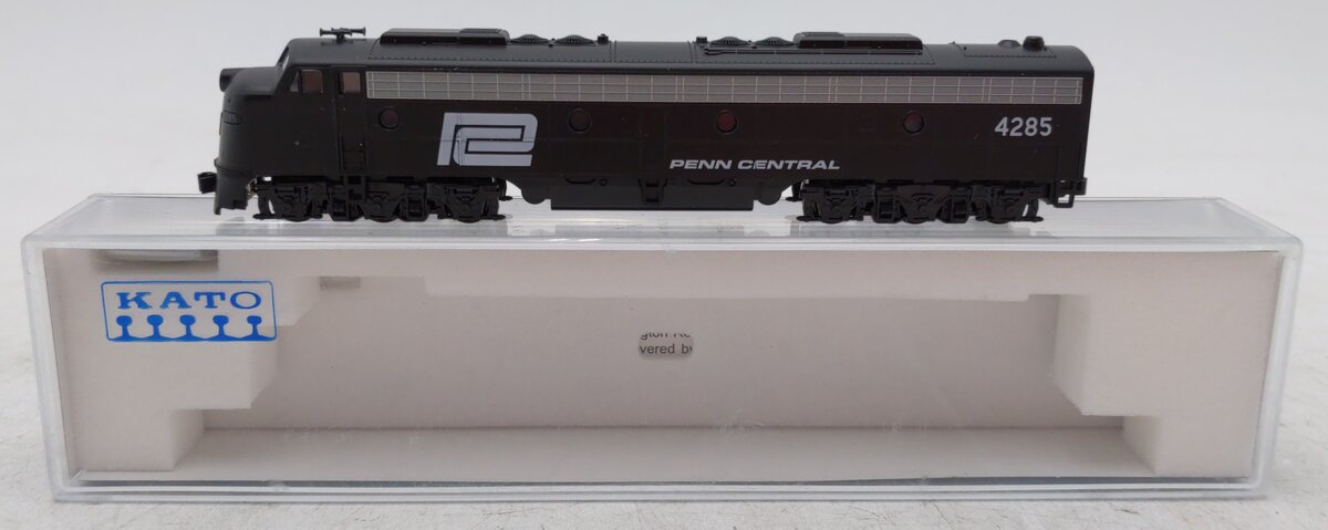 Kato 176-5343 N Scale E8A Penn Central Diesel Locomotive #4285