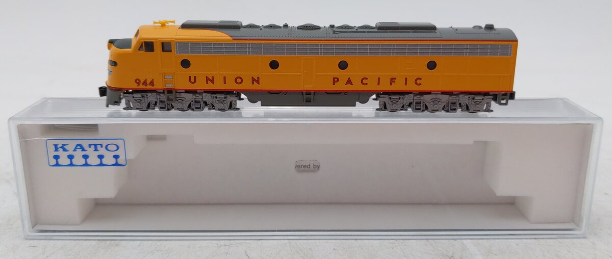 Kato 176-5315 N Scale Union Pacific EMD E9A Diesel Locomotive #944