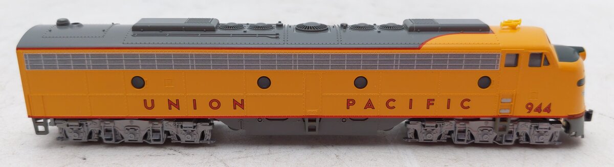 Kato 176-5315 N Scale Union Pacific EMD E9A Diesel Locomotive #944