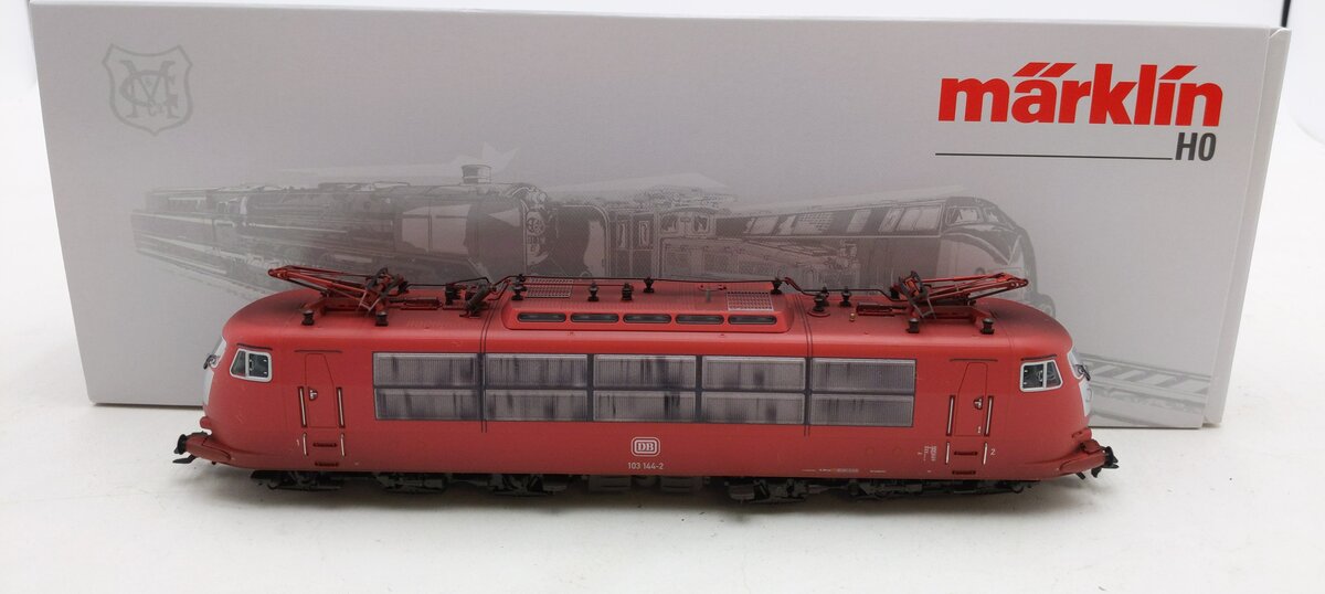 Marklin 39152 HO German Federal Railroad Class 103 Electric Locomotive DCC/Sound