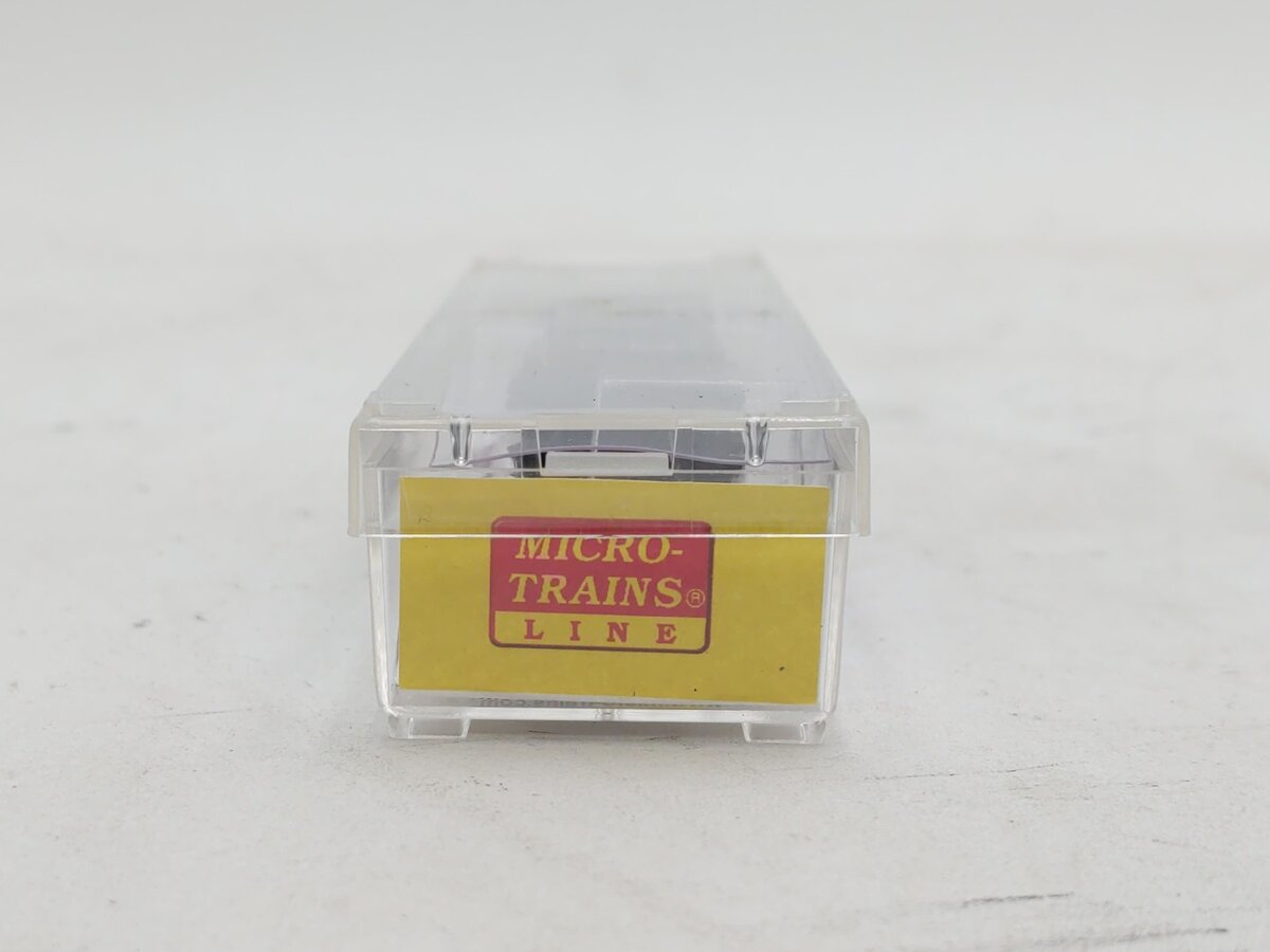 Micro-Trains 50000690 Z C&O 40' Standard Single Door Box Car w/Crate Load #18719