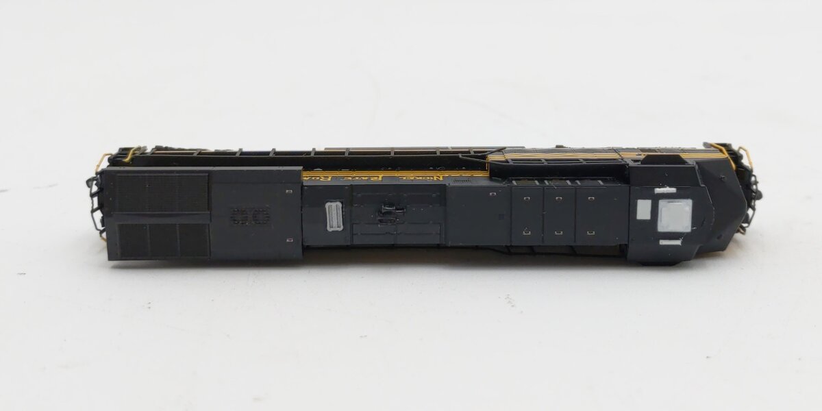 American Z-Line 62411-4 Z NS-Heritage Nickel Plate ES44AC Diesel Loco #8100 LN/Box