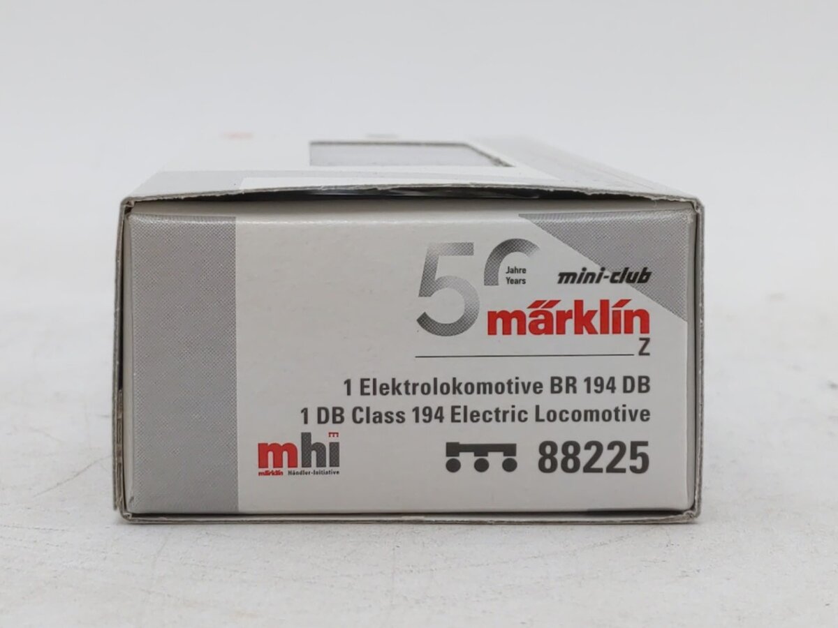 Marklin 88225 Z German Federal Railroad Era IVb Class 194 Electric Locomotive