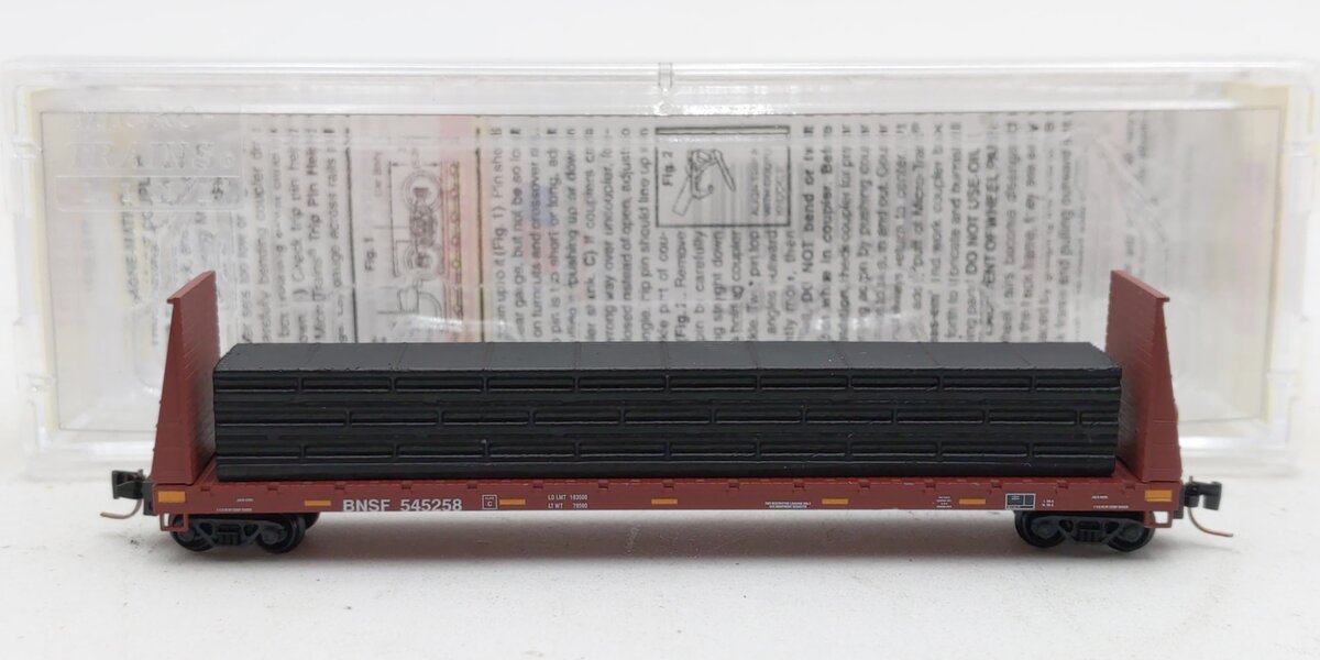 Micro-Trains 52700171 Z BNSF 60' Bulkhead Flatcar with Pipe Load #545258