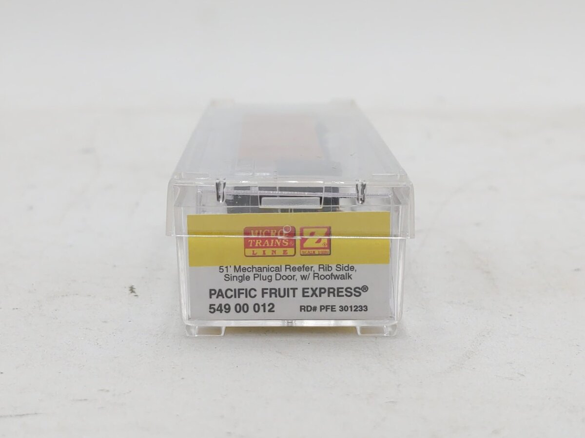 Micro-Trains 54900012 Z PFE 51' Rib-Side Mechanical Reefer #301233