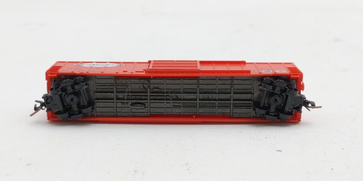 Micro-Trains 51000300 Z Delta Valley & Southern 50' Rib Side Boxcar #1041