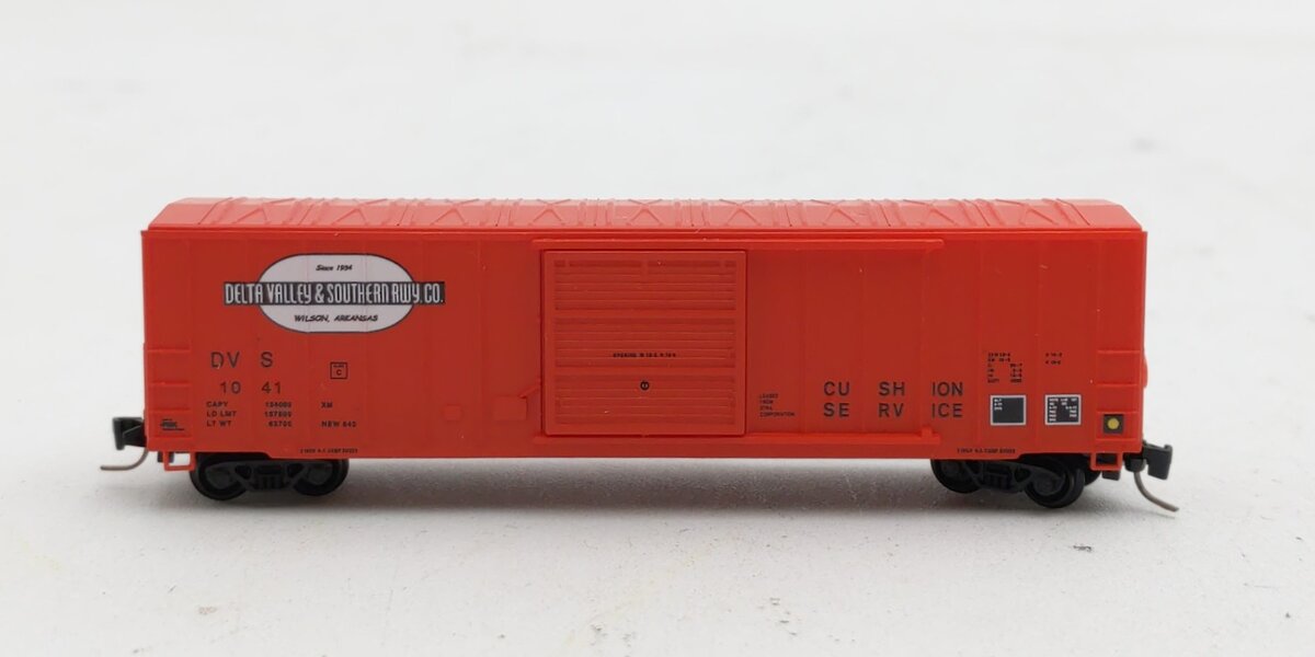 Micro-Trains 51000300 Z Delta Valley & Southern 50' Rib Side Boxcar #1041