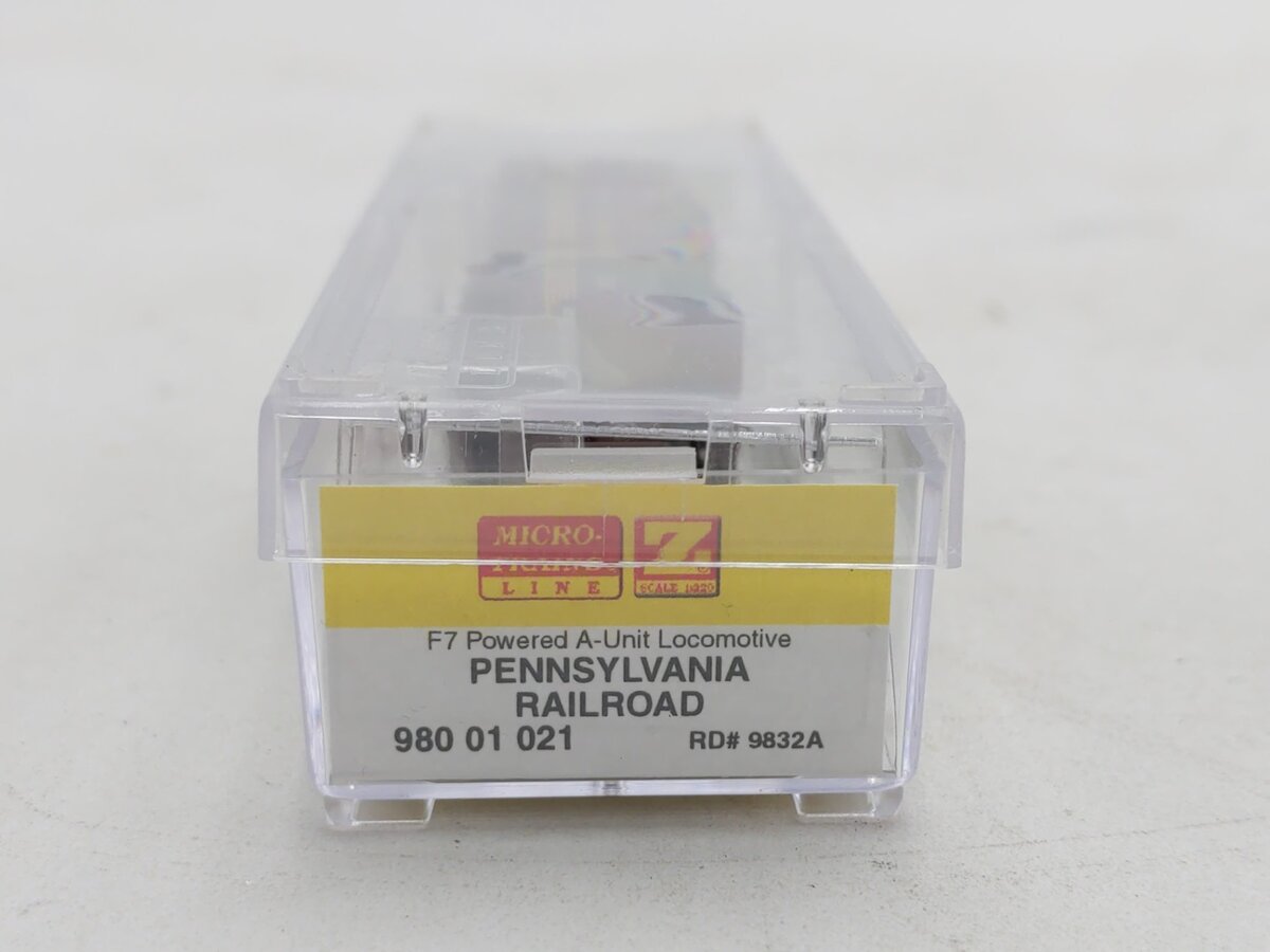 Micro-Trains 98001021 Z Pennsylvania F7 Powered A-Unit Diesel Locomotive #9832A NIB