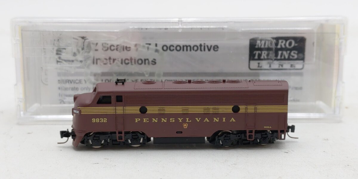 Micro-Trains 98001021 Z Pennsylvania F7 Powered A-Unit Diesel Locomotive #9832A NIB