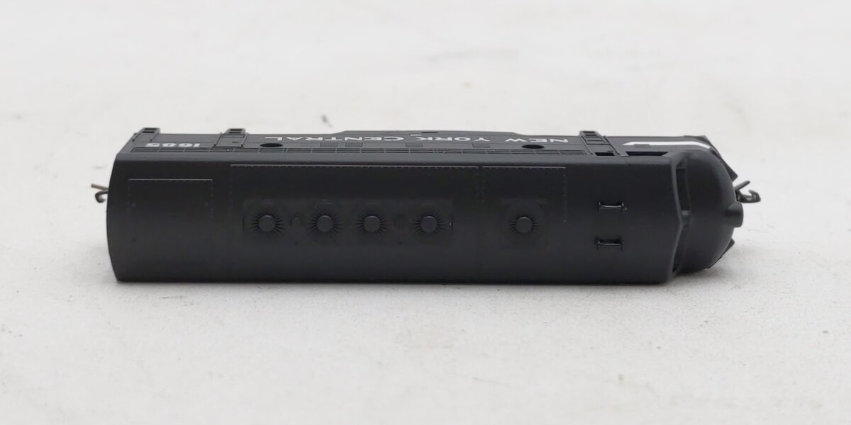 Micro-Trains 98001432 Z New York Central F7A Powered #1685