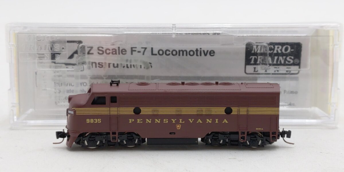 Micro-Trains 98001022 Z Pennsylvania F7 Powered A-Unit Diesel Locomotive #9835A EX/Box