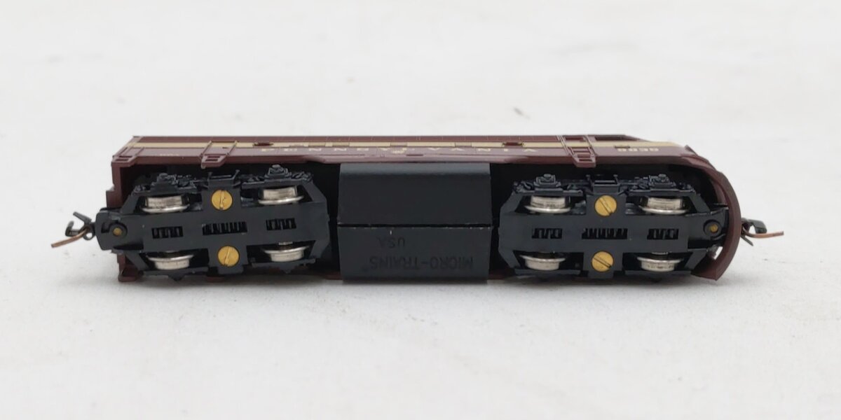 Micro-Trains 98001022 Z Pennsylvania F7 Powered A-Unit Diesel Locomotive #9835A EX/Box