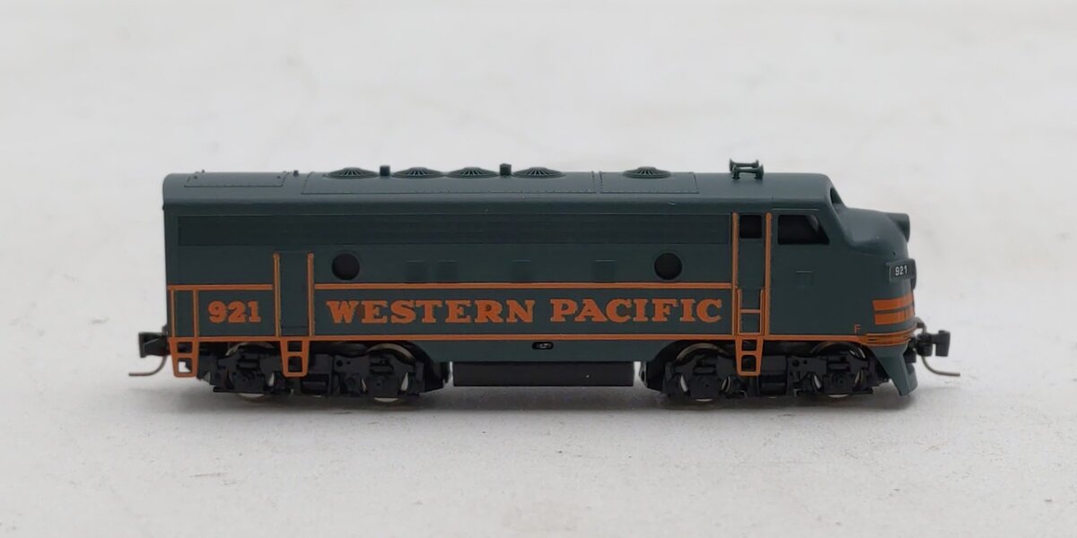 Micro-Trains 98001292 Western Pacific F7A Powered A-Unit Diesel Locomotive #921