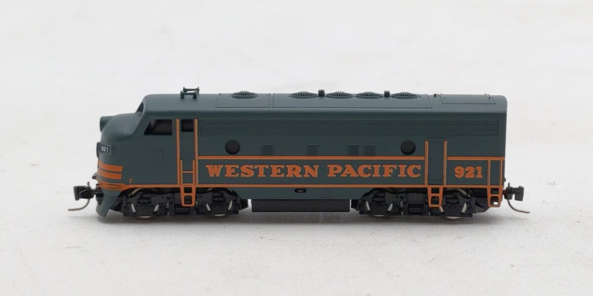 Micro-Trains 98001292 Western Pacific F7A Powered A-Unit Diesel Locomotive #921
