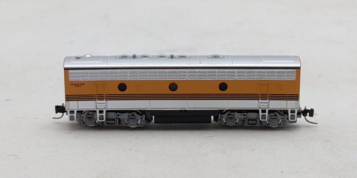 Micro-Trains 98002392 Z Denver & Rio Grande Western EMD F7B - Standard DC #5643