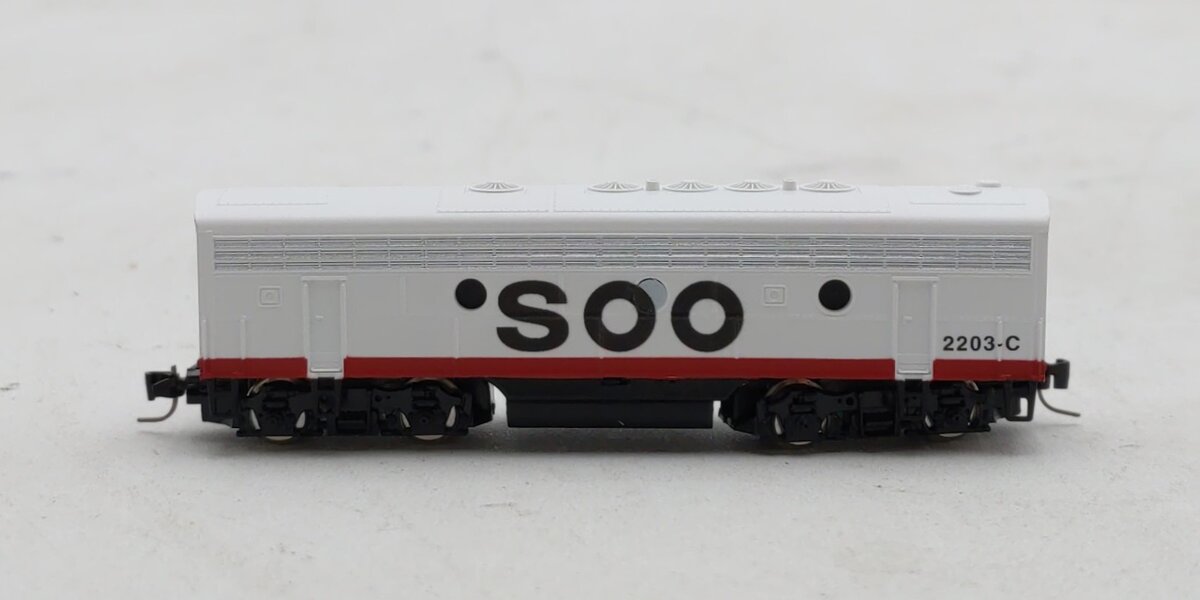Micro-Trains 98002361 Z Soo Line EMD F7B - Standard DC #2203C