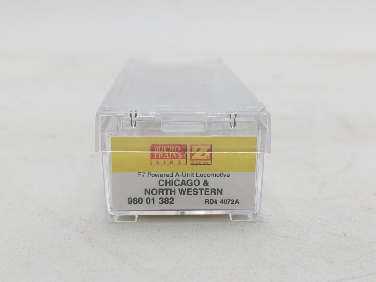 Micro-Trains 98001382 Z Chicago & North Western EMD F7A - Standard DC #4072-A