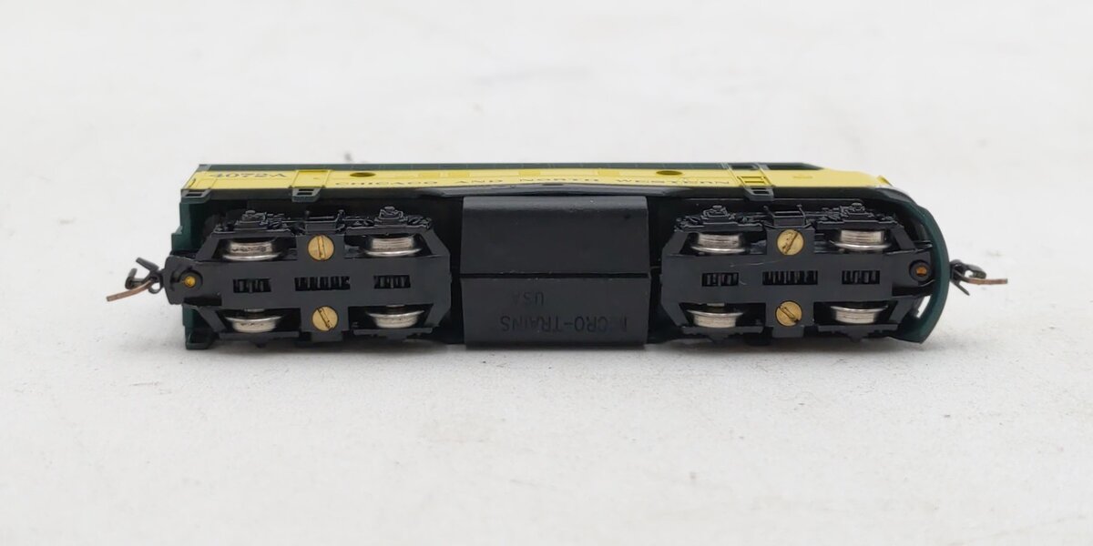 Micro-Trains 98001382 Z Chicago & North Western EMD F7A - Standard DC #4072-A