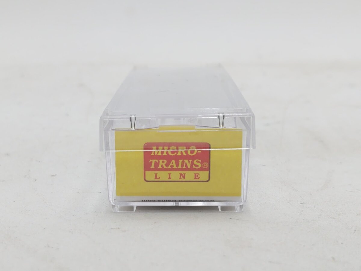 Micro-Trains 98001382 Z Chicago & North Western EMD F7A - Standard DC #4072-A